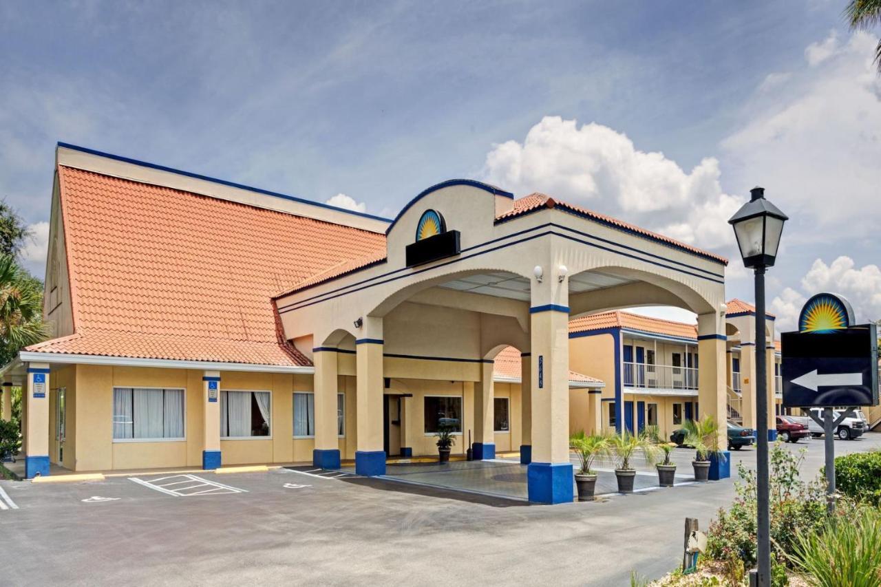 Zen Living Suites Extended Stay - Jacksonville - University Blvd Εξωτερικό φωτογραφία