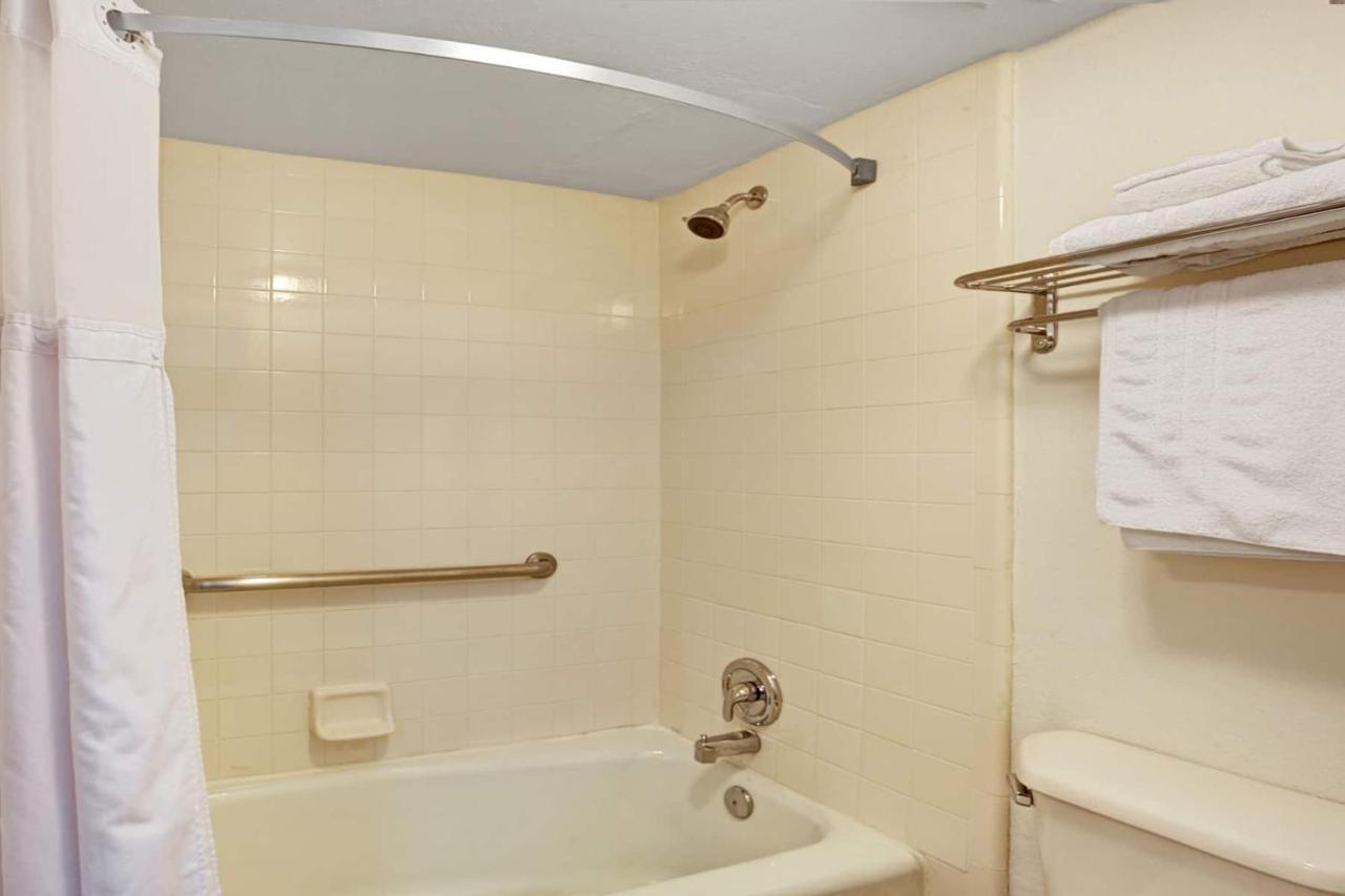 Zen Living Suites Extended Stay - Jacksonville - University Blvd Εξωτερικό φωτογραφία